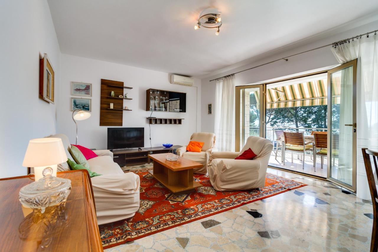 Apartma Lory With A Sea View Near The